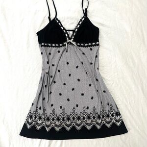 Y2K Whimsigoth Black and White Babydoll Floral Lace Bow Fromt Top Size Small